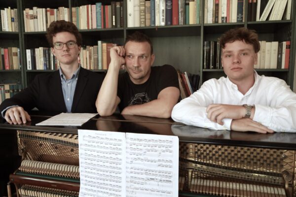 „Nachtgedanken“ – Melancholische Lesung mit Klaviermusik